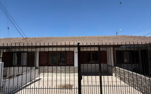 Casa 3 ambientes  – Barrio Etchepare