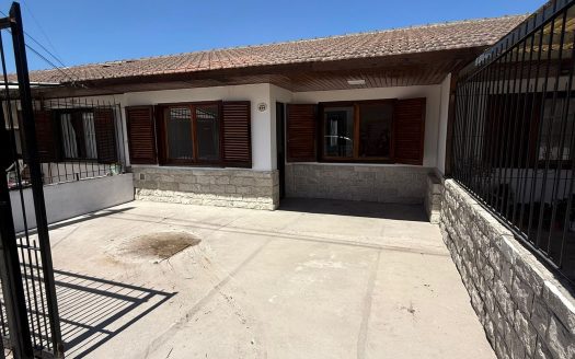 Casa 3 ambientes  – Barrio Etchepare