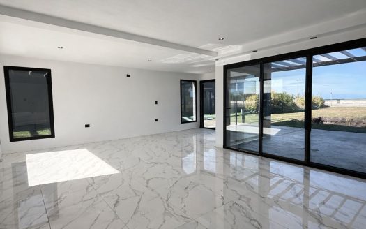 Importante Casa a Estrenar en Barrio Privado Costa del Sol – Mar Chiquita